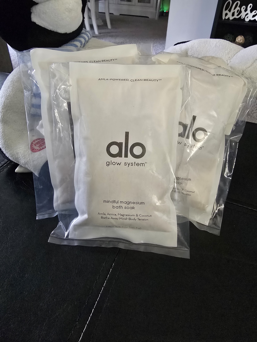 ALO Yoga Mindful Magnesium Bath Soak - White Pack